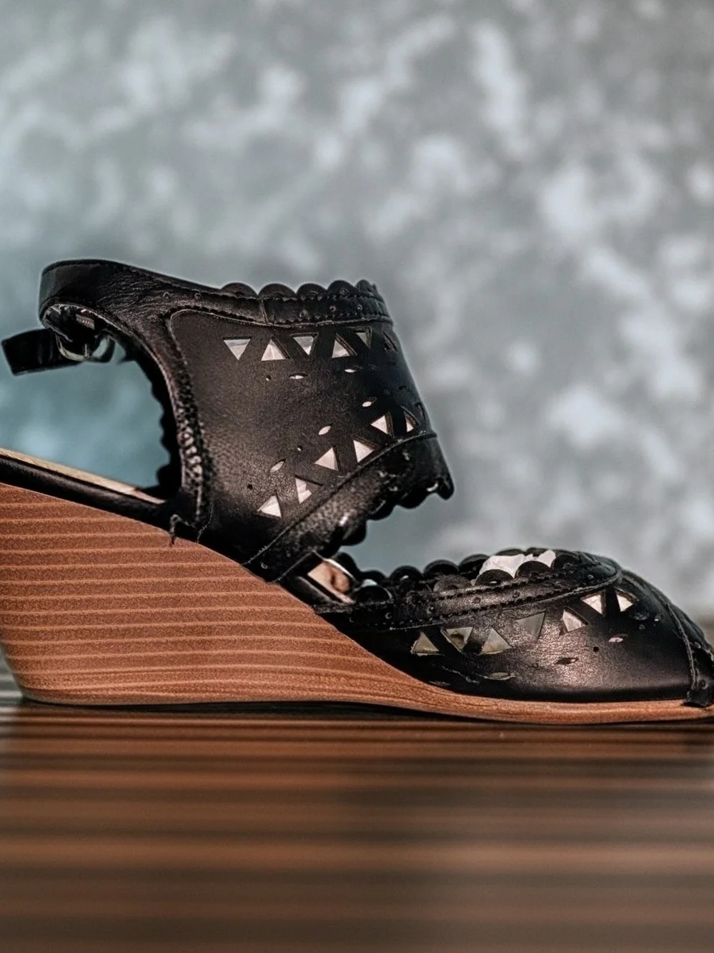 XOXOXO Black Laser-Cut Scalloped Wedge Sandals Size 9.5